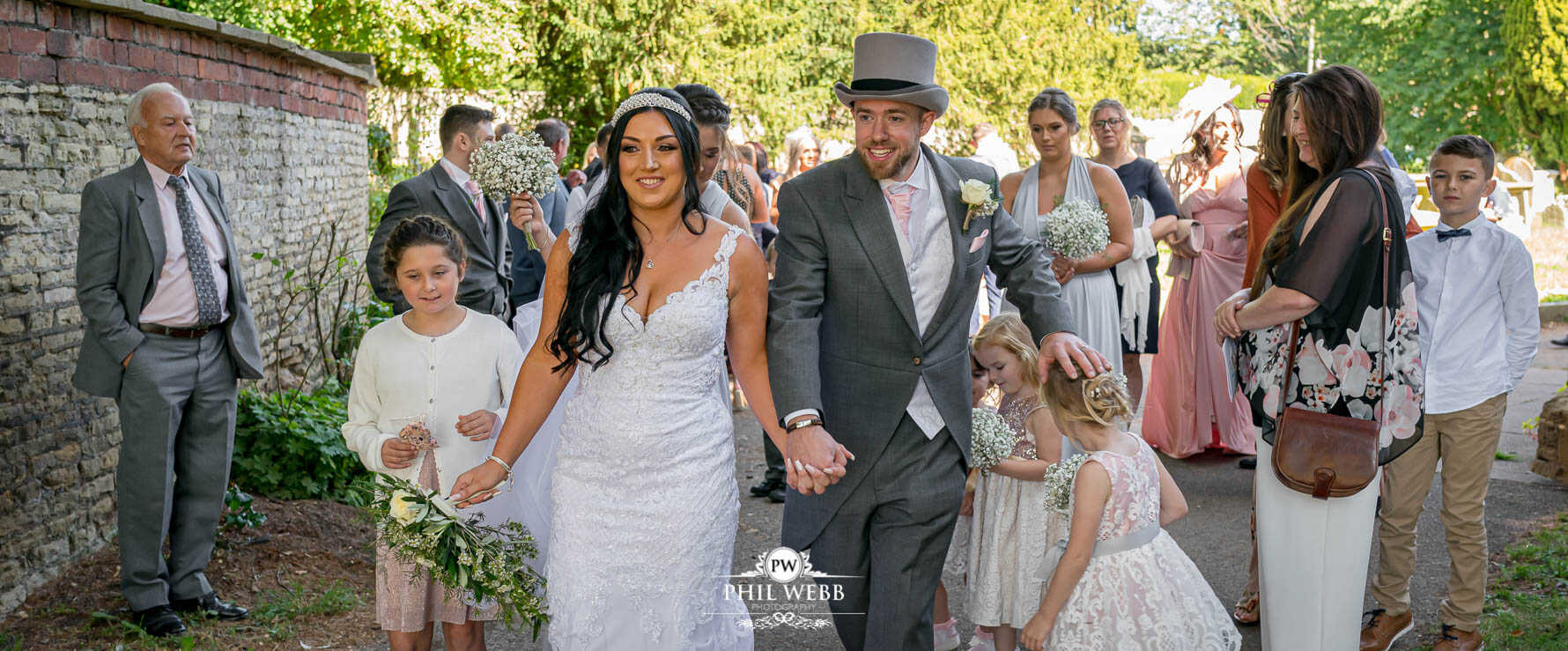 Stonehouse Court Wedding Photography drinks reception