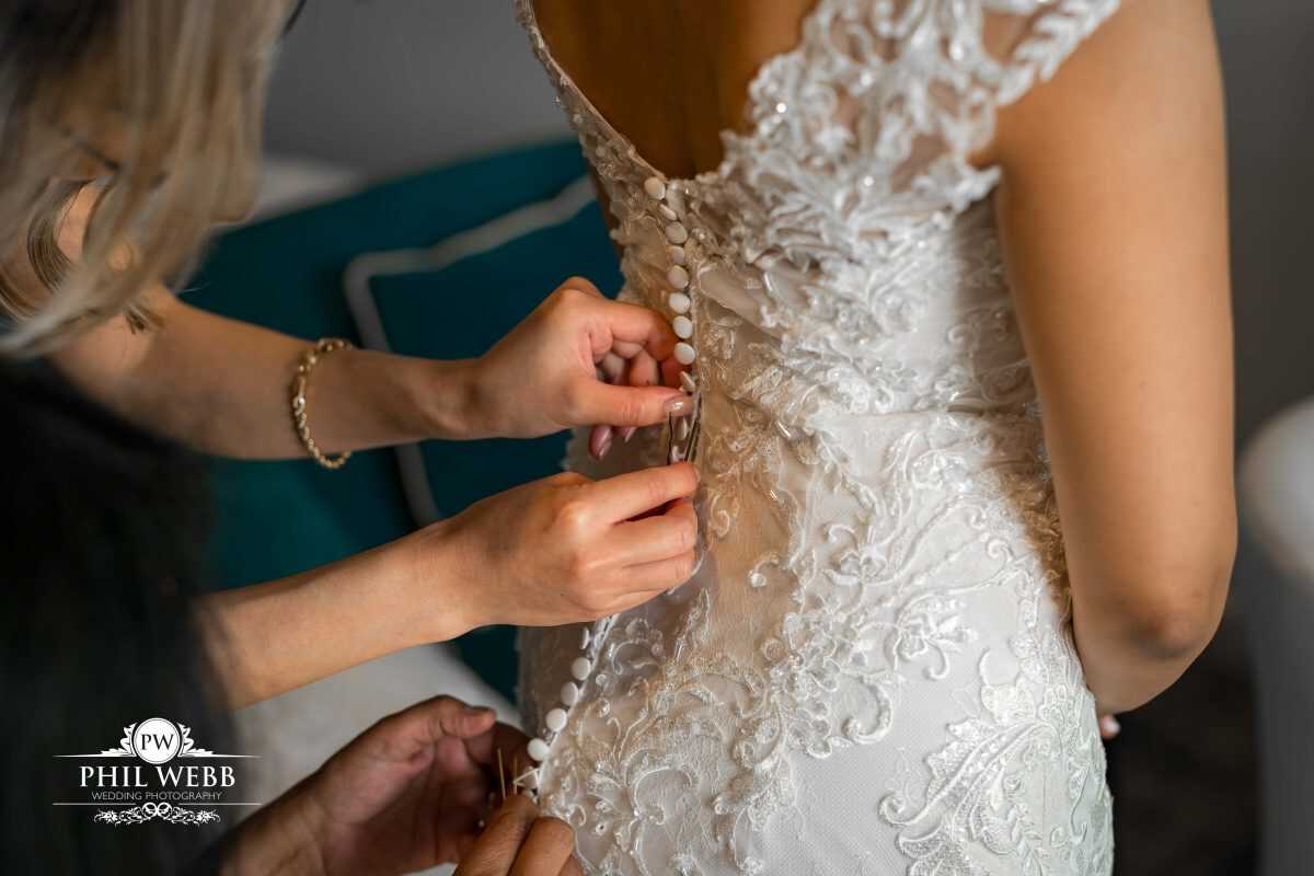 The Hatherley Manor Hotel Wedding photography bride preps