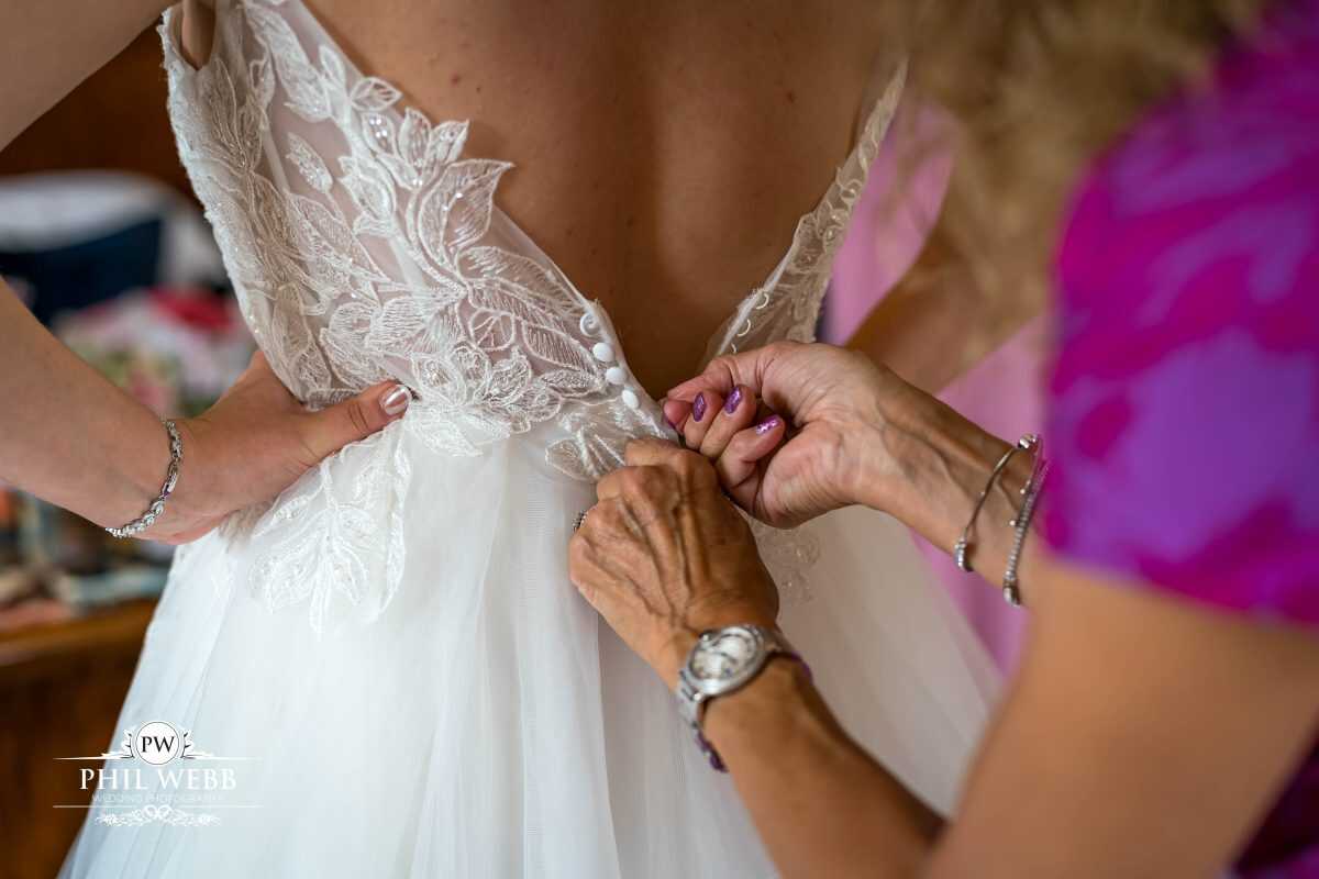 Coombe Lodge Wedding Photography bride preps