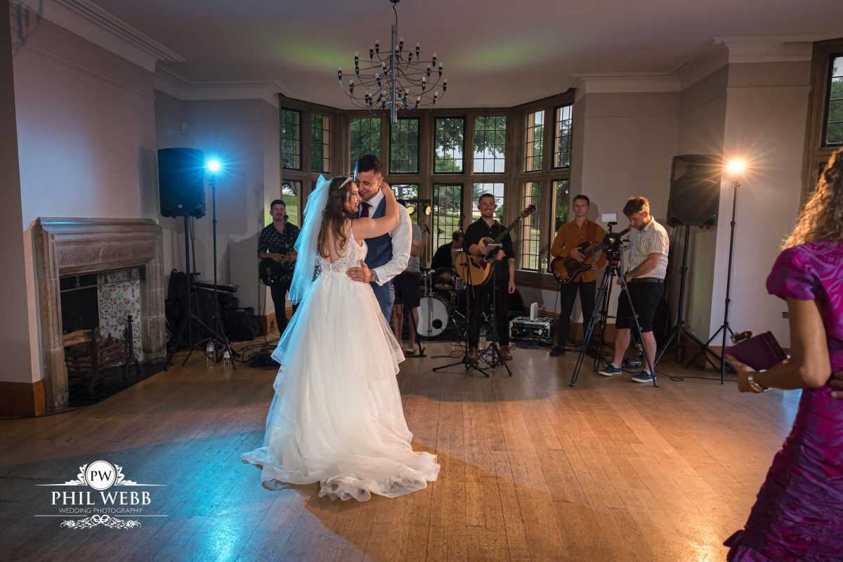 Coombe Lodge Wedding Photography first dance