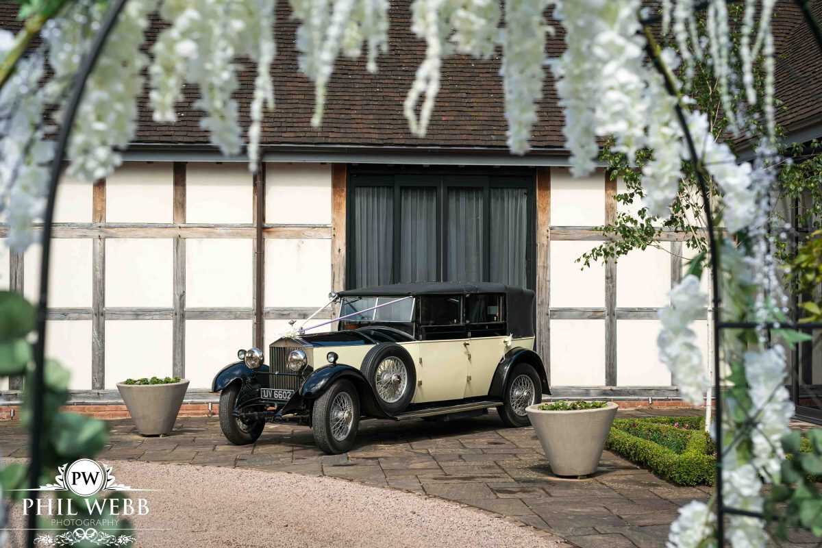 Red House Barns Wedding Venue and wedding car