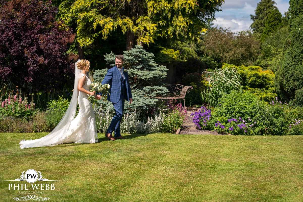 bride and groom portrait redhouse barns
