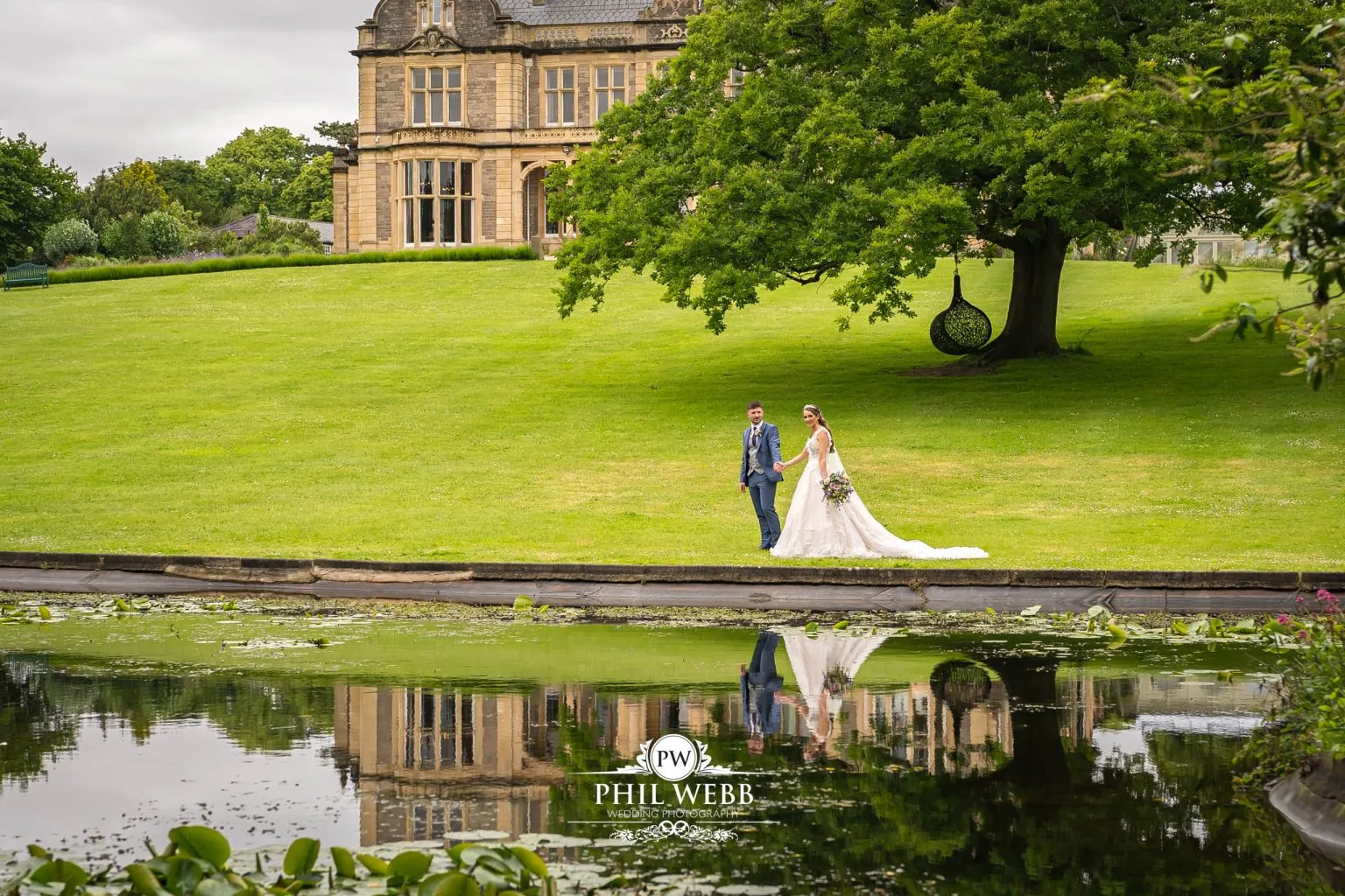 Cotswold Wedding Photography bride and groom portrait photography
